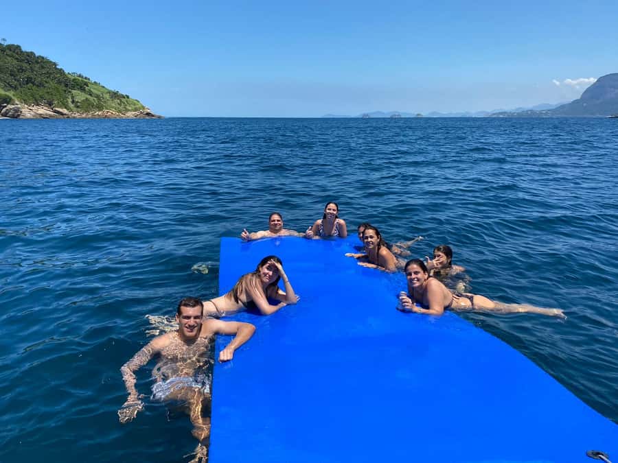 Rio de Janeiro: SpeedBoat Tour - Beach Tour with Beer - Niterói and the Contemporary Art Museum