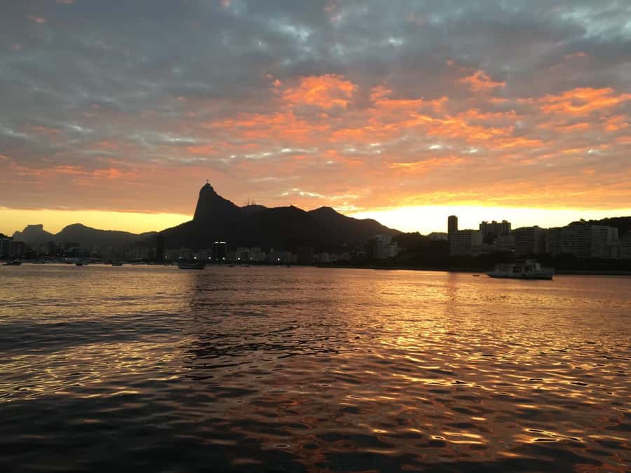 Rio de Janeiro: SpeedBoat Tour - Sunset with Beer - The beer, music, and small-group feel