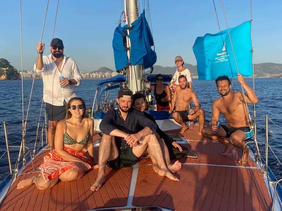 Rio de Janeiro: Sunset Sailboat Tour with Open Bar - FAQ