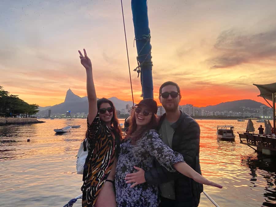 Rio de Janeiro: Sunset Sailboat Tour with Open Bar - Music, conversation, and the role of the host