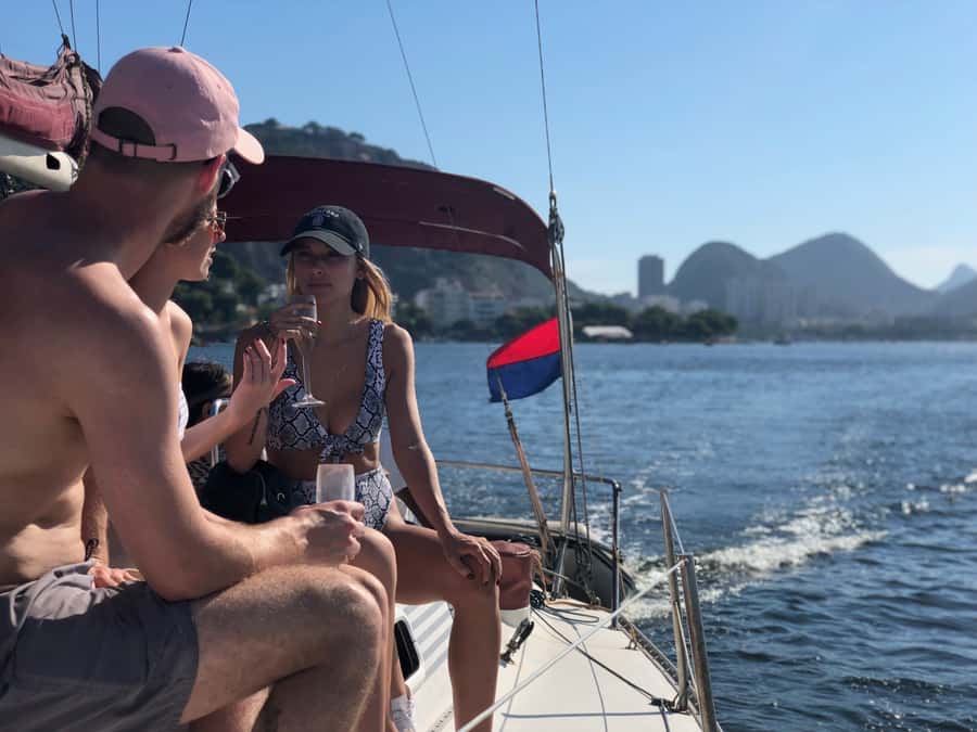 Rio de Janeiro: Sunset Sailing Tour - Who should book this sailing tour?
