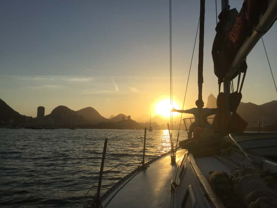 Rio de Janeiro: Sunset Sailing Tour - Fortresses, islands, and the Niterói view