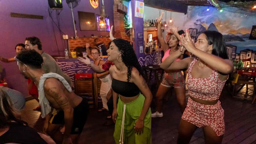 Rio Experience: Caipirinha Workshop (2 Caipis) + Funk Class - Timing, meeting point, and what to bring