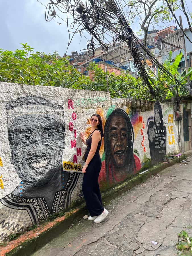 Rio: Favela Rocinha Tour with Local Guide & Secret Spots - What the guides add to the visit
