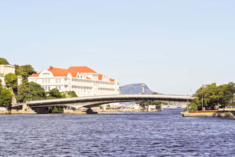 Rio: Guanabara Bay 2-Hour Boat Tour - Islands, the port, and Rio’s historic waterfront