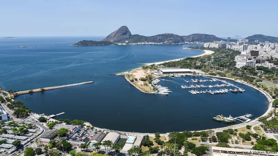 Rio: Guanabara Bay Boat Tour - Seeing Oscar Niemeyer’s MAC from the water