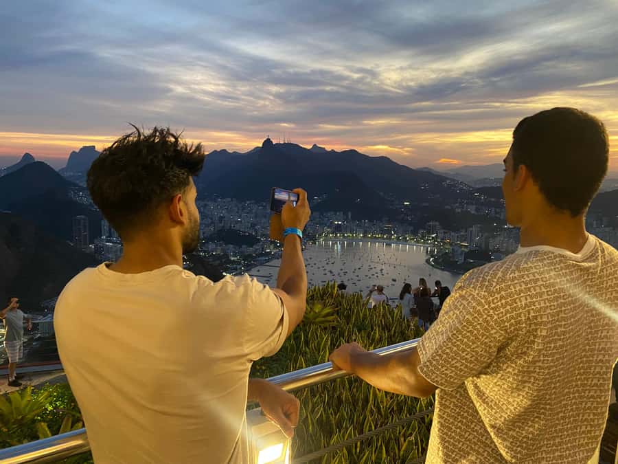 Rio Highlights: Christ, Sugarloaf, more in a Private Tour - Guides, photos, and the human touch