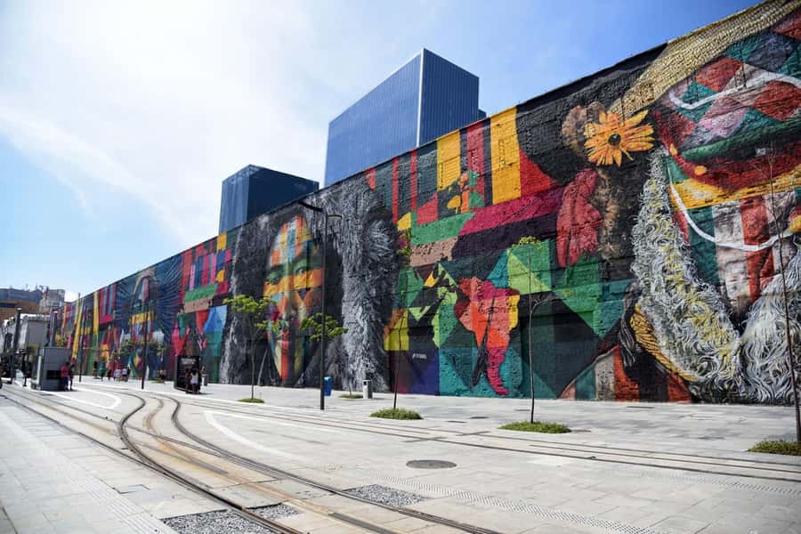 Rio: Olympic Boulevard, Museum of Tomorrow & History Tour - Kobra’s five faces along Olympic Boulevard