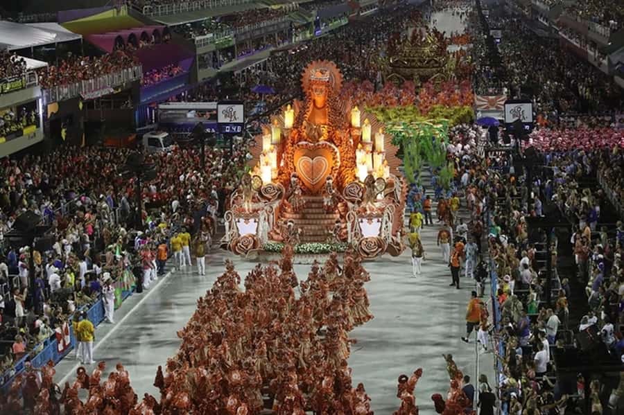 Rio: Premium Carnival Seating with Food, Drinks, & Transfers - Key points at a glance
