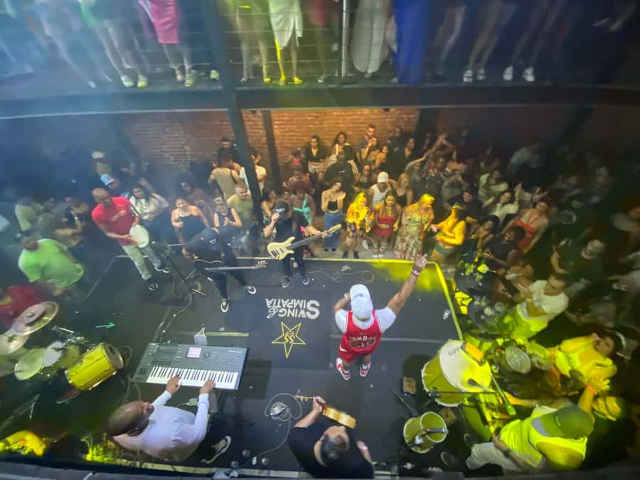 Rio: Pub Crawl in Lapa with Cachaça Tasting and Live Samba - Practical advice before you go