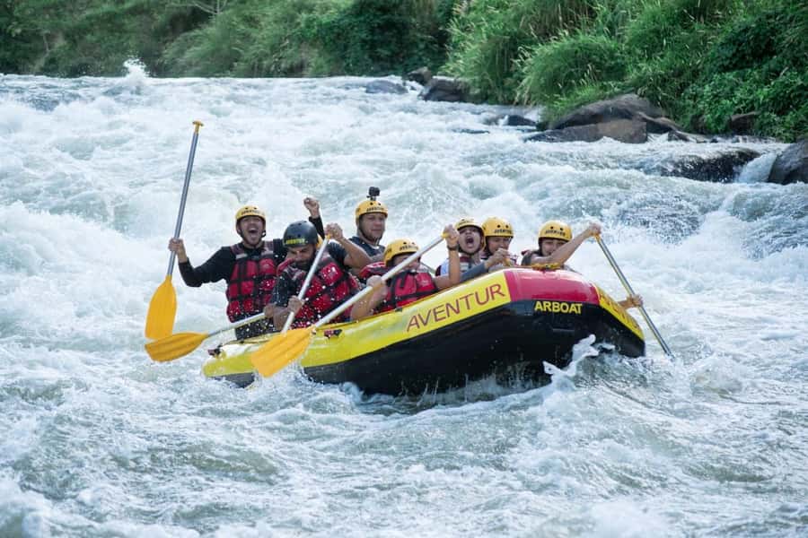 Rio: White Water Rafting Adventure tour in Rio de Janeiro - The drive from Rio to the river