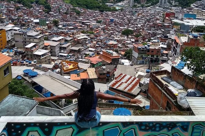 Rocinha Walking Tour: Get a Feel for the Brazil's Largest Favela (Shared Group) - Starting in Copacabana and entering the community