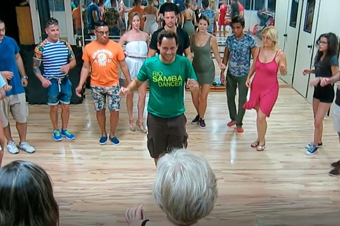 Samba Class in Copacabana - Meeting the instructor at Av. Nossa Senhora de Copacabana