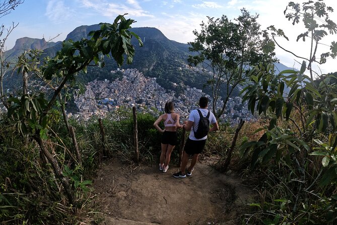 Sunrise at Morro 2 Irmãos - Vidigal - Rio de Janeiro - Reaching the summit before the crowd