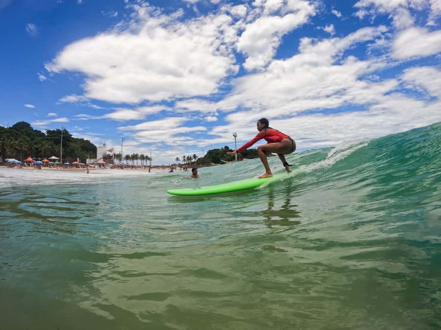 Surf lessons with local instructors in Copacabana/ipanema! - Going outside the break with support