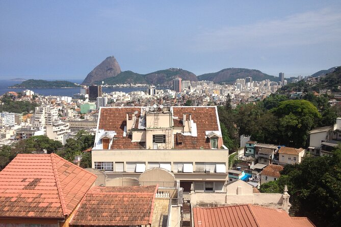 Walking tour of the bohemian neighborhoods of Santa Teresa and Lapa - The Bonde ride up Santa Teresa